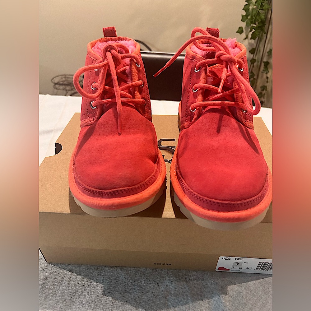 Size 7 strawberry ugg booties never worn